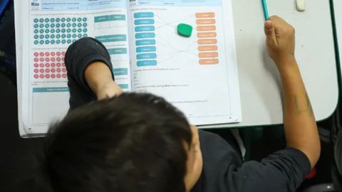 O novo piso salarial dos professores é de R$ 5.130,63, com reajuste de 5,4% e garantias de valorização profissional - Imagem: Reprodução/Tomaz Silva/Agência Bras