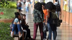 O Enem é essencial para acesso a programas como Sisu, Prouni e Fies, além de permitir a certificação do ensino médio - Imagem: Reprodução/ Marcello Casal Jr/Agência Brasil/Arquivo