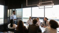 Educação nas empresas como estratégia de NR-1 - Imagem: Reprodução / Freepik