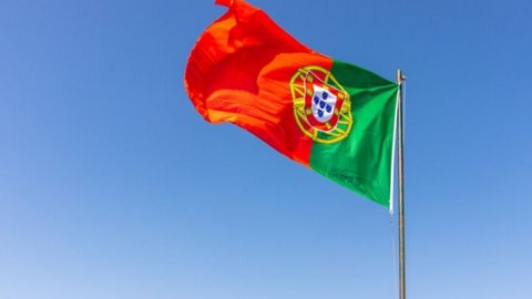 Como foi previsto pelas pesquisas de opinião na reta final do pleito em Portugal, a direita levou a melhor nas eleições legislativas - Imagem: Reprodução/Freepik