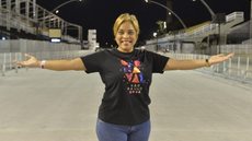 Desde sua infância, Eloise Matos cultiva uma paixão pelo carnaval, que agora se reflete em sua carreira como locutora. - Imagem: Reprodução | Liga-SP