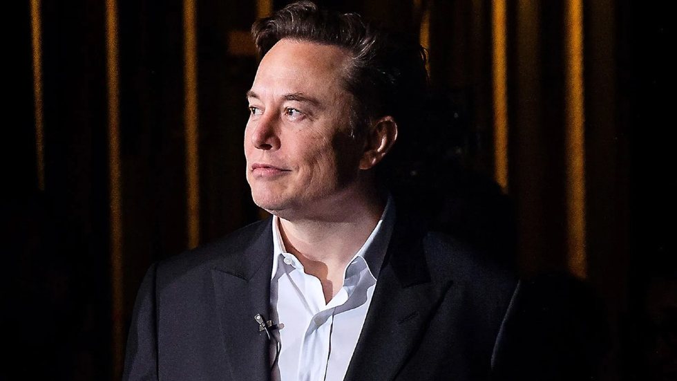 Além de CEO do Twitter, Elon Musk é fundador e CEO da Tesla - Imagem: reprodução/Facebook