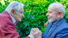 Presidente da República, Luiz Inácio Lula da Silva e o ex-presidente do Uruguai, Pepe Mujica - Imagem: Reprodução / PR / Ricardo Stuckert