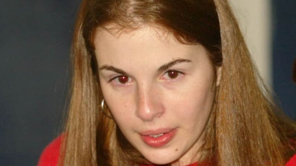 Brutalmente assassinados, pais de Suzane Von Richthofen mandam recado em carta psicografada para a filha - Imagem: Reprodução/Twitter/X