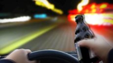 Entenda como a embriaguez ao volante pode ser classificada entre homicídio culposo e doloso, e as implicações legais disso. - Imagem: Reprodução | Freepik
