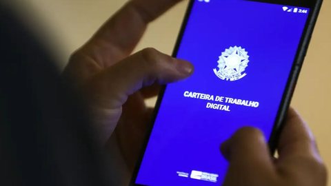 Bolsa Família gera 2,4M empregos destacando sua importância - Imagem: Reprodução / Marcelo Camargo / Agência Brasil