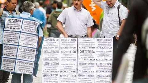 A flexibilização nas contratações via PJ pode reduzir encargos trabalhistas e estimular o crescimento do emprego no Brasil. - Imagem: Reprodução | O Globo