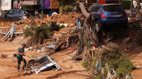 Enchente na Espanha supera desastre do Rio Grande do Sul com 205 mortos - Imagem: Reprodução / X / @TiozinhoMax