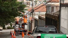 A situação da Enel se agrava com protestos e multas, enquanto a Aneel avalia o futuro da concessionária em São Paulo - Imagem: Reprodução/Rovena Rosa/Agência Brasil