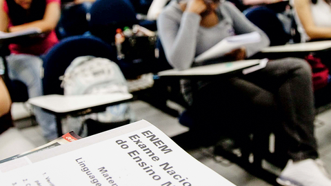 Com a nova política, estudantes poderão fazer a prova na própria escola onde estudam - Imagem: Reprodução