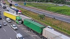 Engavetamento com carretas no Rodoanel provoca 12 km de congestionamento - Imagem: Reprodução / Artesp