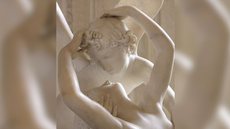 Antonio Canova, Psyche Revived by Cupid’s Kiss, 1787–1793 | Antes do beijo, o instante decisivo é o toque que se aproxima - Imagem: Reprodução