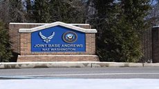 Um envelope com pó branco e propaganda política provoca evacuação e investigações na Joint Base Andrews - Imagem: Divulgação