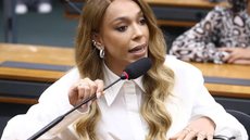 Deputada Erika Hilton criticou a família Bolsonaro após o anúncio das novas tarifas dos Estados Unidos e defendeu que o Brasil adote medidas de reciprocidade comercial. - Imagem: Vinicius Loures / Câmara dos Deputados