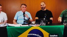 Live da familia Bolsonaro em Angras dos Reis, horas antes do vereador Carlos Bolsonaro virar alvo da Policia Federal - Imagem: reprodução redes sociais
