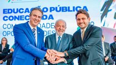 Presidente Lula, Camilo Santana e Juscelino Filho durante o evento da Estratégia Nacional de Escolas Conectadas. - Imagem: reprodução I Instagram @lulaoficial