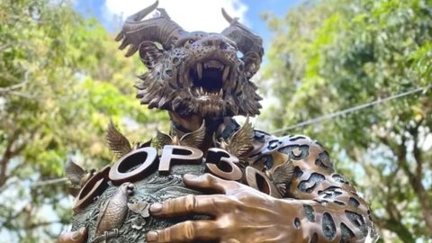 Enquanto um dragão representa poder, a Mãe Brasil simboliza cuidado, refletindo a dualidade na preservação da Amazônia - Imagem: Reprodução/Instagram/Projeto Oficina de Artes Virtual
