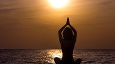 Espiritualidade na Prática: Rompendo Paradigmas e Encontrando Deus em Si - Imagem: Reprodução / Freepik