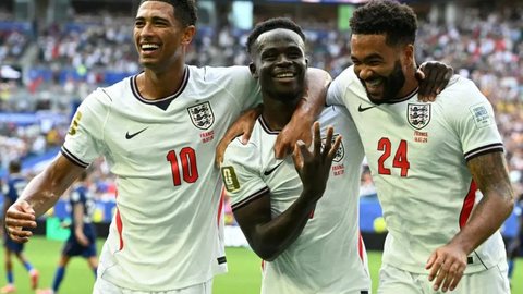 Além de ser a quinta partida mais goleadora da história, o duelo também se tornou o mais alto entre Inglaterra e França em confrontos diretos - Imagem: Reprodução/ROBERTO SCHMIDT / AFP