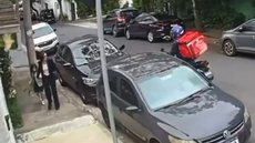 Durante o assalto, um motociclista armado levou o celular e a aliança de casamento de Maria - Imagem: Reprodução / Instagram / @mariaprata