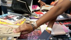 Estações de metrô distribuem livros gratuitos nesta terça-feira - Imagem: Reprodução / Agência Brasil / Tânia Rêgo