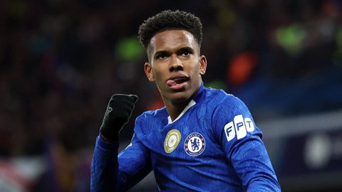 Estêvão comemora gol do Chelsea contra Barcelona - Reprodução/Twitter