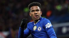 Estêvão comemora gol do Chelsea contra Barcelona - Reprodução/Twitter