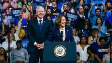 “Eu inalei”, diz Kamala Harris ao defender a legalização da maconha - Imagem: Reprodução / Instagram / @kamalaharris