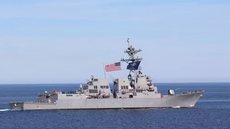 EUA atacam navio cargueiro do Irã que tentou furar bloqueio naval - Imagem: Reprodução/Marinha dos EUA