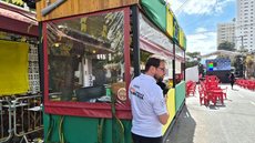 Estrutura montada para transmissão de jogo da Seleção Brasileira em São Paulo gerou debate sobre gastos públicos, transparência e critérios para apoio municipal a eventos. - Imagem: Reprodução