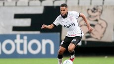 Everaldo em jogo do Corinthians - Reprodução/ SBT Sports
