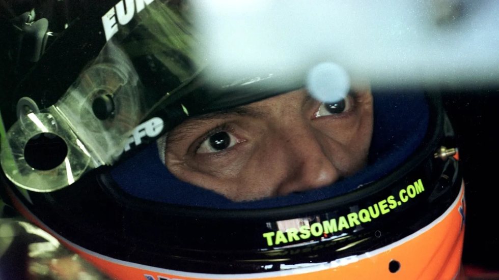 27 de julho de 2001: O piloto brasileiro Tarso Marques, da equipe europeia Minardi, durante o primeiro treino para o Grande Prêmio da Alemanha, realizado em Hockenheim - Imagem: Clive Mason/ALLSPORT