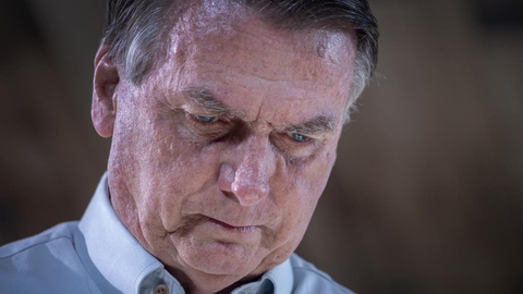 Check-up de Bolsonaro aponta quadro gastrointestinal e pulmonar - Imagem: Cristobal Herrera Ulashkevich/EPA