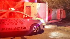 Uma mulher e outro homem tentaram ajudar a vítima em chamas e também sofreram ferimentos durante o incidente - Imagem: Reprodução / Redes Sociais