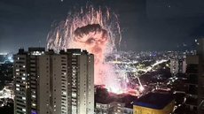 Imagens da explosão mostram nuvens de fumaça e estrondos de fogos de artifício, assustando a população local - Imagem: Reprodução | X (Twitter) - @hgomesandrade