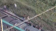 Passageiros precisaram caminhar até a estação mais próxima - Imagem: Reprodução / Globoplay