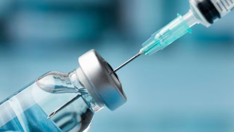 Sem doses suficientes, unidades de saúde recorrem a alternativas emergenciais - Imagem: Reprodução / Freepik