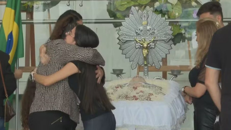 Fãs e amigos se despedem de Agnaldo Rayol em cerimônia aberta ao público na Alesp - Imagem: Reprodução | TV Globo