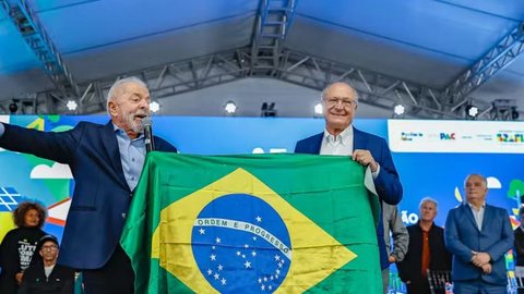 Os investimentos visam melhorias em saneamento, lazer e infraestrutura, com foco em 13 comunidades de São Paulo - Imagem: Reprodução / Ricardo Stuckert / PR
