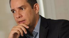Fernando Honorato, economista-chefe do Bradesco, prevê recessão técnica com PIB negativo em 2025 devido a juros altos. - Imagem: Reprodução | O Globo