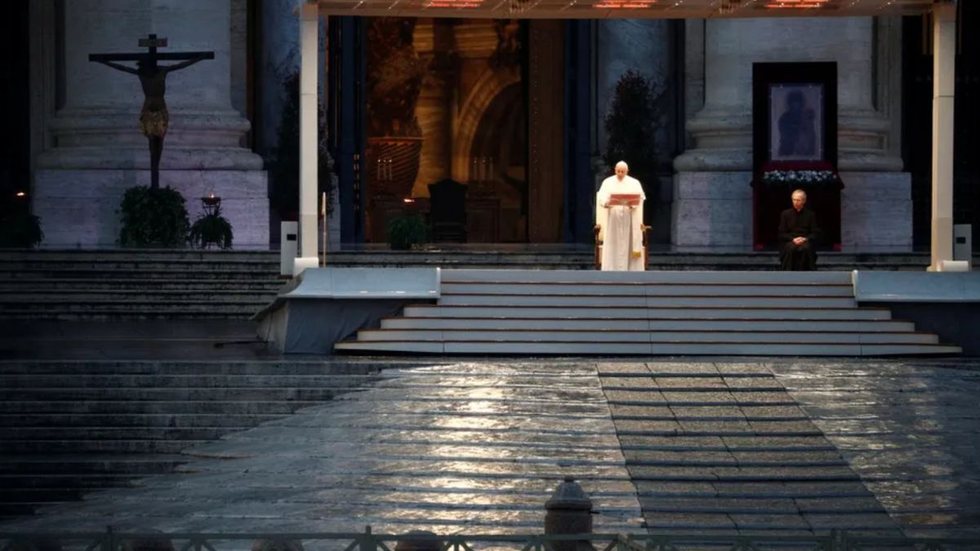 Fiéis oram pela recuperação do Papa Francisco ao redor de todo o mundo - Imagem: Reprodução/Instagram