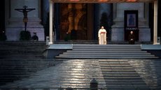 Fiéis oram pela recuperação do Papa Francisco ao redor de todo o mundo - Imagem: Reprodução/Instagram