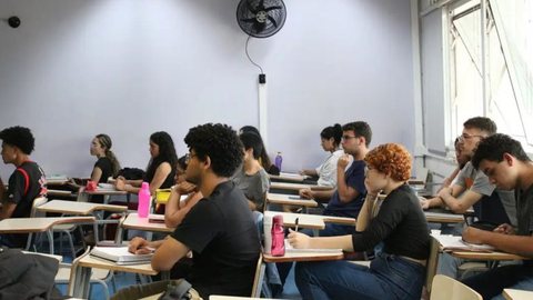 Candidatos não selecionados na chamada única foram incluídos na lista de espera, com convocações a partir de 15 de maio - Imagem: Reprodução/Rovena Rosa/Agência Brasil
