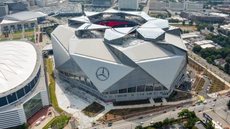 Mercedes-Benz Stadium, localizado em Atlanta - Imagem: Reprodução / Pinterest