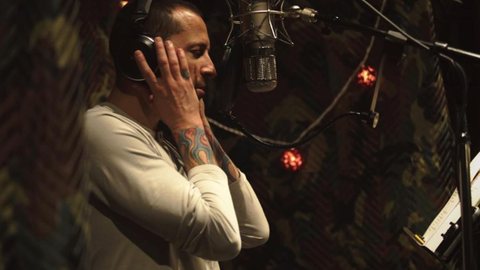 Filho de Chester Bennington critica retorno do Linkin Park - Imagem: Reprodução / Instagram / @chesterbe