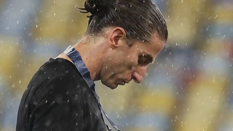 Treinador foi demitido após vitória por 8 a 0 e deixa o clube com cinco títulos conquistados. - Imagem: Divulgação