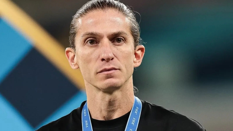 Filipe Luís está próximo de ser anunciado pelo Monaco e deve iniciar sua primeira experiência como treinador no futebol europeu - Imagem: Reprodução