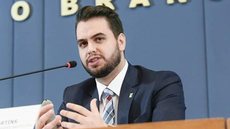 Alexandre de Moraes negou pedido da defesa de Filipe Martins para ampliar o tempo de visitas parlamentares na prisão de Ponta Grossa. - Imagem: Agência Senado / arquivo