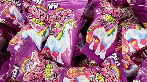 Produtos da marca Fini tiveram venda suspensa em Minas Gerais após questionamentos sobre rotulagem e design considerados inadequados para o público infantojuvenil - Imagem: Reprodução