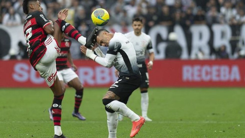 Flamengo mostra superioridade em campo e avança à final da Copa do Brasil - Imagem: Reprodução / Instagram / @romaofotos